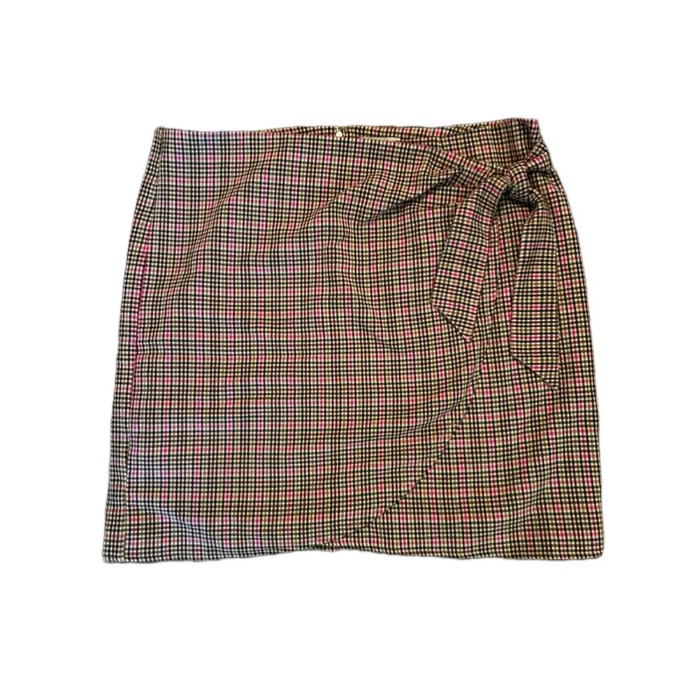 LOFT Plaid Mini Skirt - Picture 2 of 6